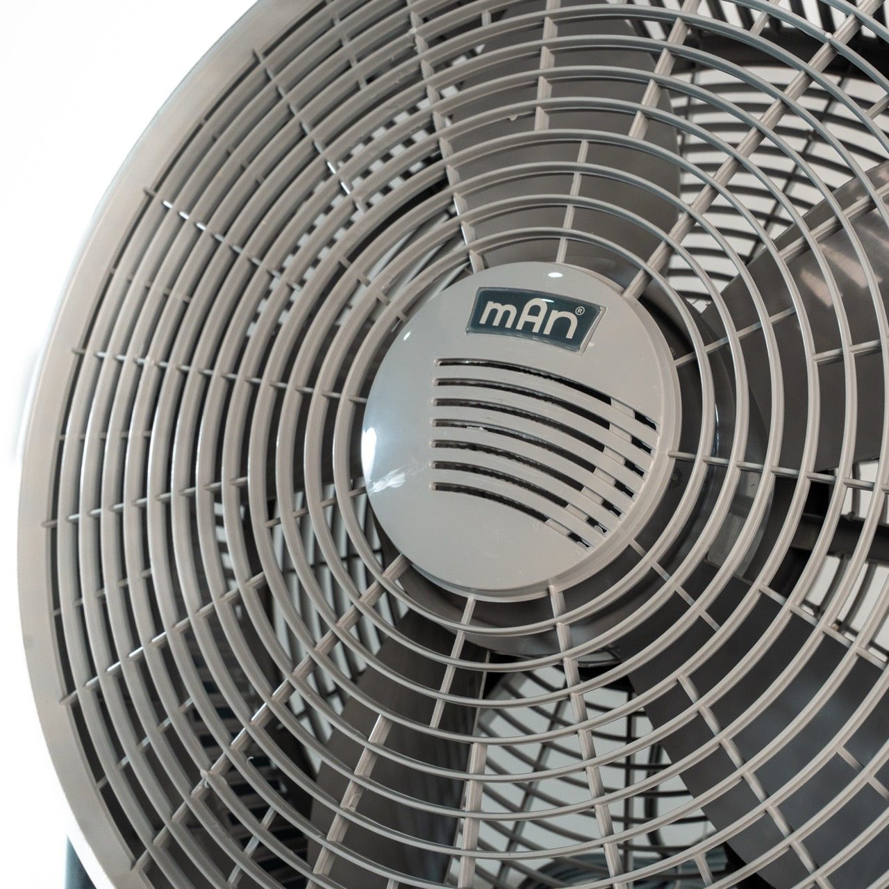 VENTILADOR DE PISO 20" 3 VELOCIDADES